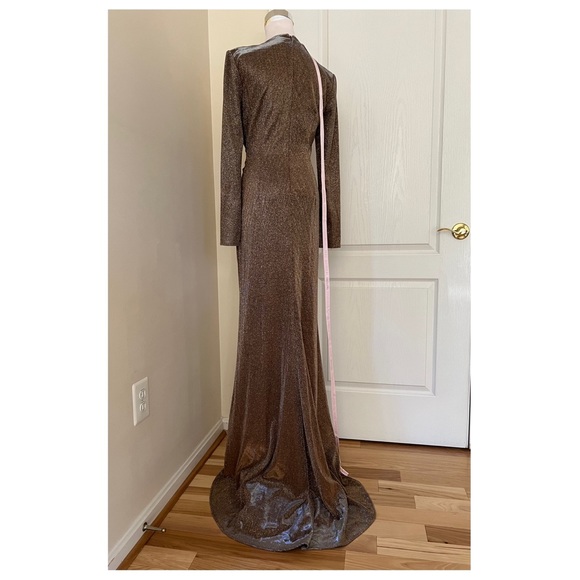 Mac Duggal Plunge Neck Metallic Long Sleeve Gown - Picture 10 of 16